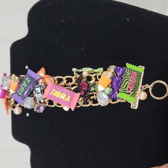 🔹️Betsey Johnson 🔸️glow In Dark Pearl and Stones Candy Statement Line Bracelet - Picture 2 of 5